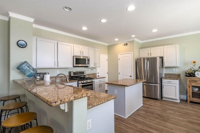 Building Photo - 38945 Turtle Pond Ln