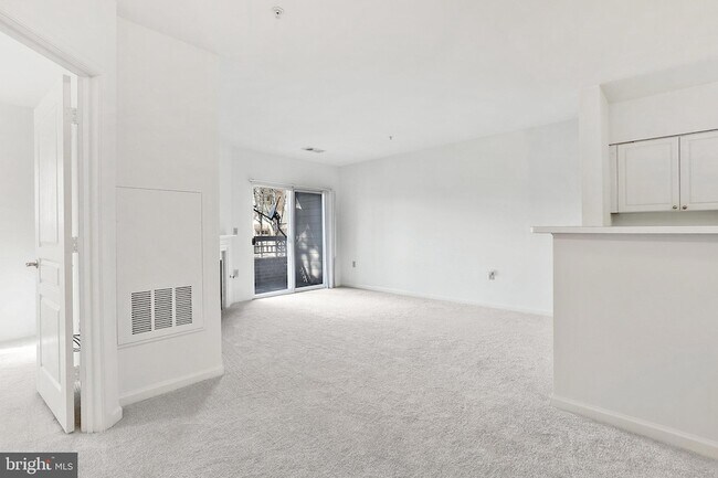 Building Photo - 2204 Westcourt Ln