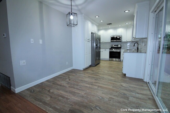 Building Photo - 609 Belle Air Ave