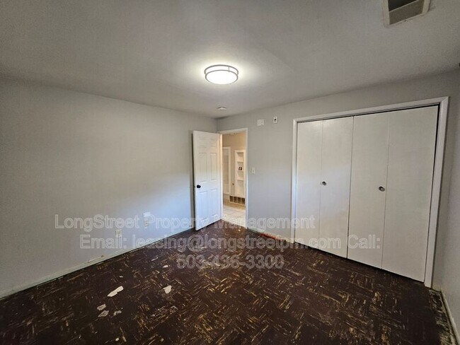Building Photo - 622 SE 137th Ave