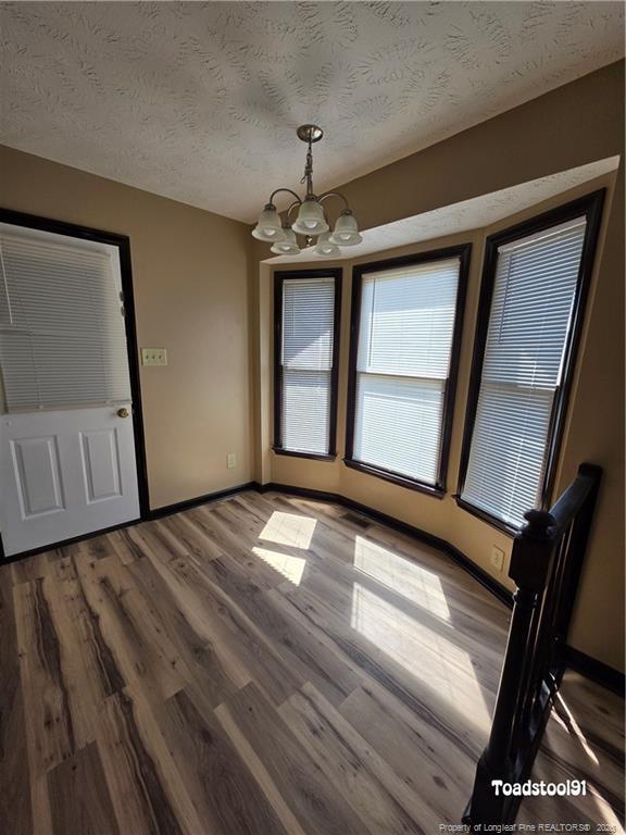 Building Photo - 513 Roundtree Dr