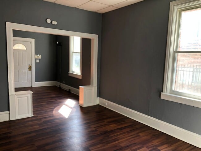 Building Photo - 5 BED 2 BATH SINGLE FAMILY HOME IN DETROIT-SHOREWAY NEIGHBORHOOD!