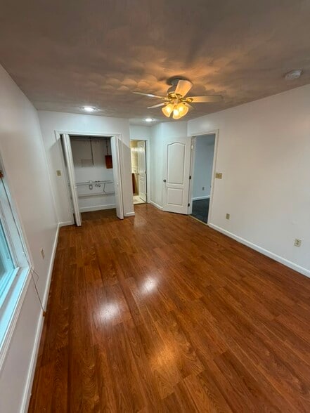 Building Photo - 132 W Selden St