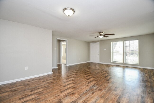 Building Photo - 2928 Wayne St