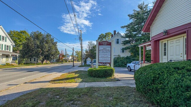 Building Photo - 24 Pleasant St