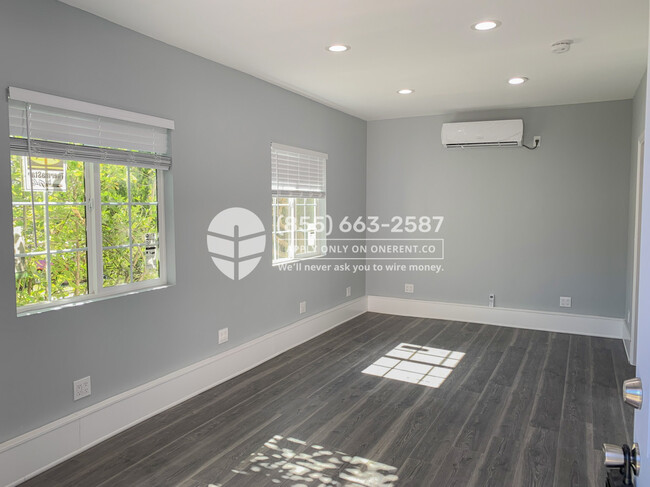 Building Photo - 10825 Reseda Blvd