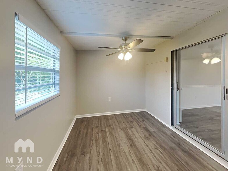 Building Photo - 8610 Sagewood Dr