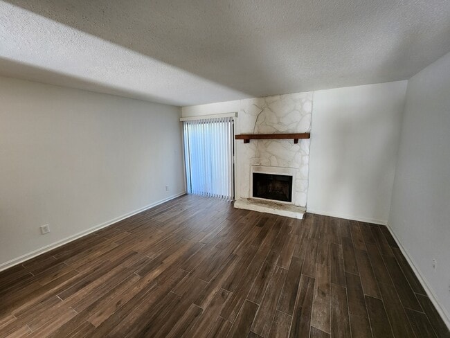 Building Photo - 6399 Baker Ct