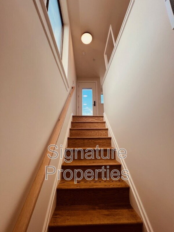 Building Photo - 712 High St