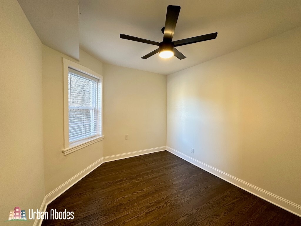 Building Photo - 3045 W Addison St