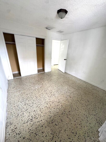 Building Photo - 430 NW 9th Ave