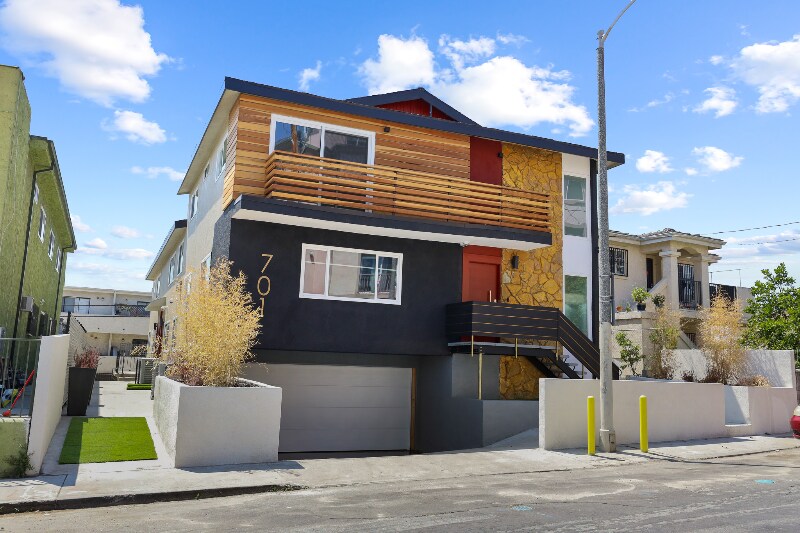 Building Photo - 701 N Hill Pl