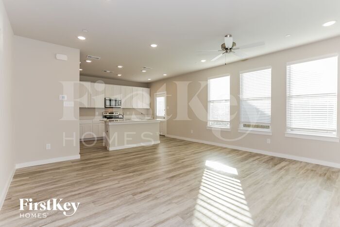 Building Photo - 325 Nima Ln