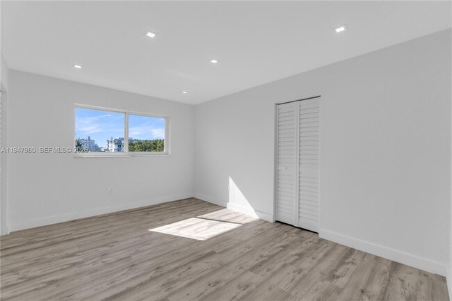 Building Photo - 7925 Carlyle Ave