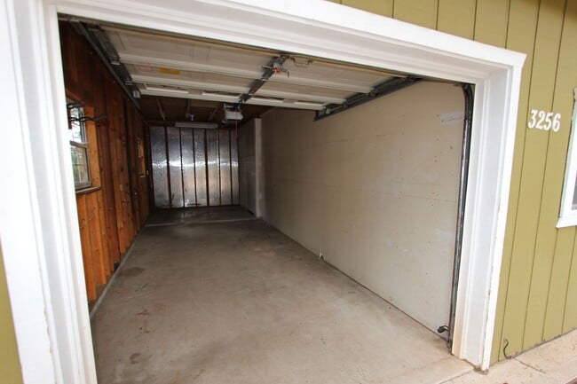 Building Photo - 5-Bedroom University Heights Gem – Privacy...