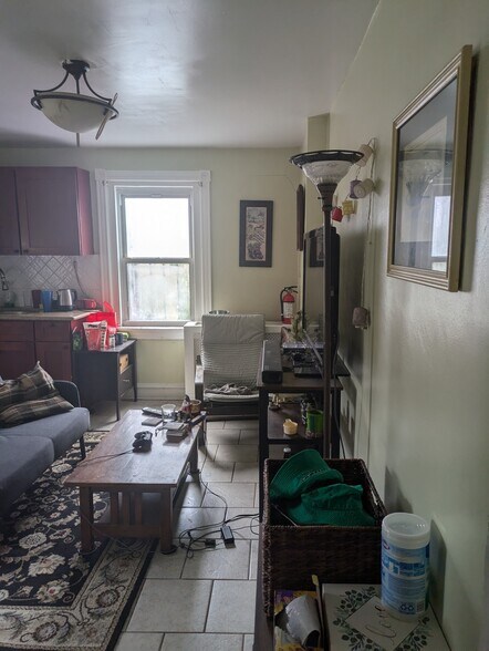 Building Photo - 22 School Ln