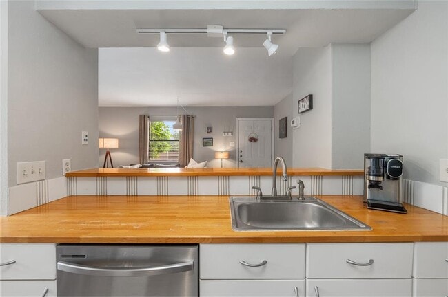 Building Photo - 5616 Emerald Forest Dr