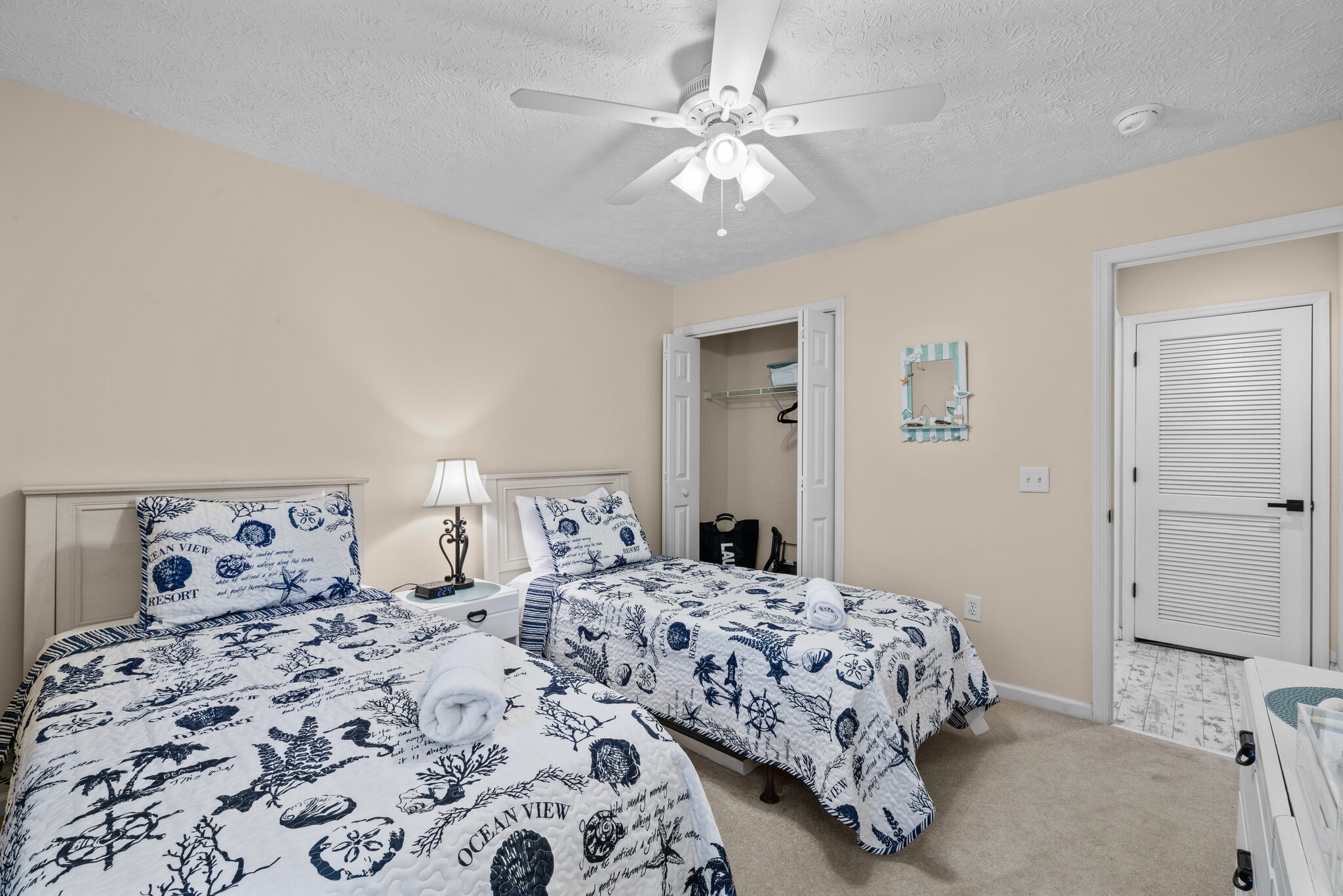 Building Photo - 557 White River Dr