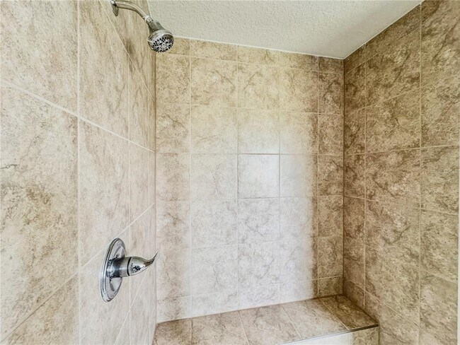 Building Photo - 2048 Airedale Wy