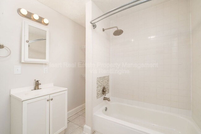 Building Photo - 32 Schultz Ave