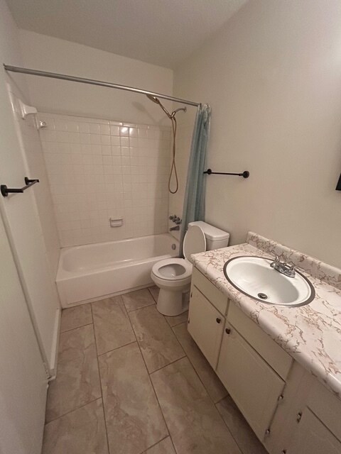 08_Master Bathroom - 1208 Bush River Rd