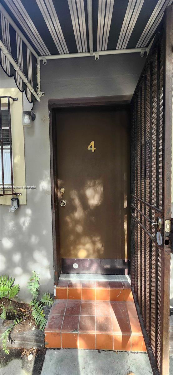 Building Photo - 119 NE 56th St