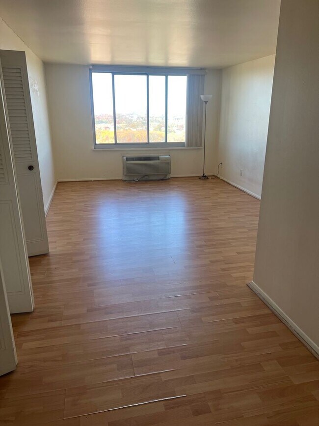 Building Photo - Beautiful Condo in Gaithersburg, MD