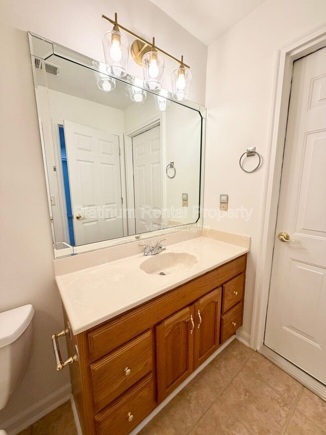 Building Photo - 7020 Grassmoor Grange Way