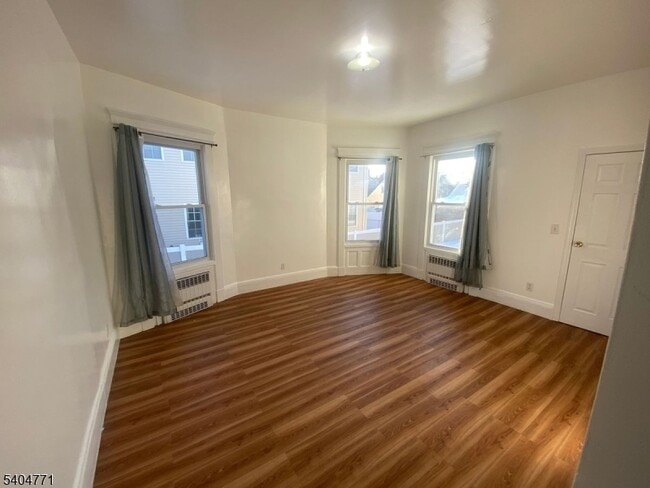 Building Photo - 29 High St