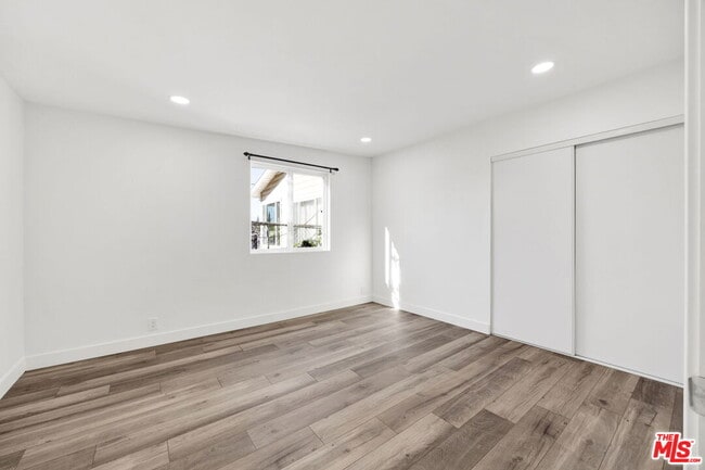 Building Photo - 1213 Thompson Ave