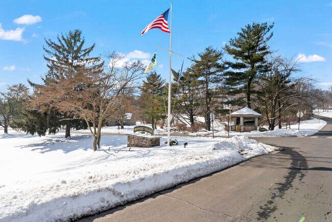 Building Photo - 36 Algonquin Ln