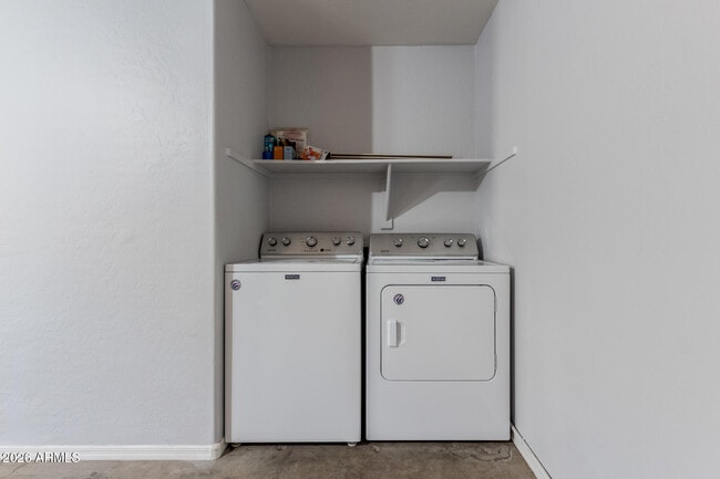 Building Photo - 144 W Campbell Ct