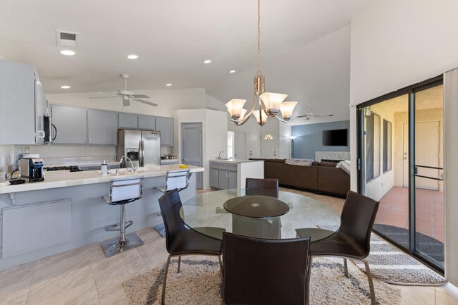 Building Photo - 42885 Scirocco Rd