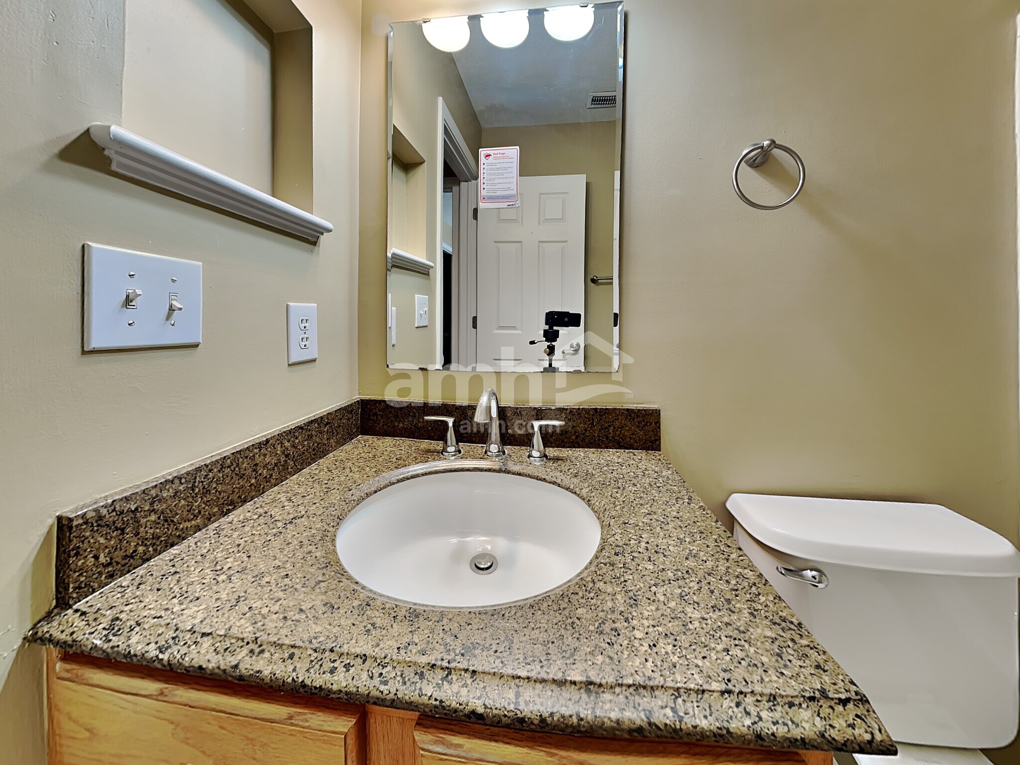 Building Photo - 252 Woodfield Dr