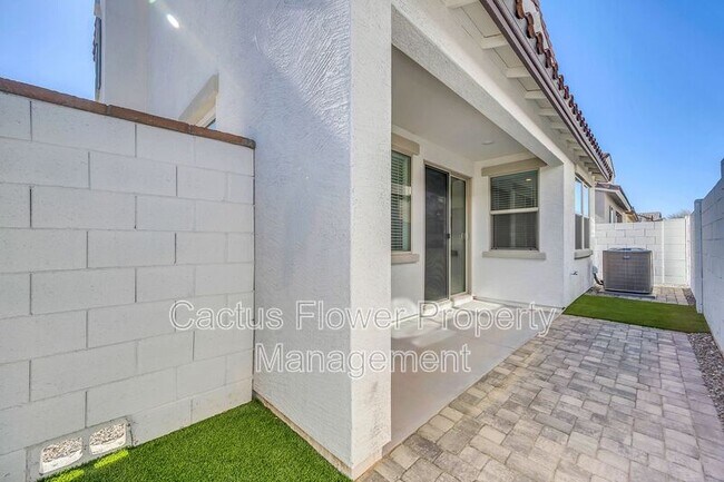 Building Photo - 9850 E Tamery Ave