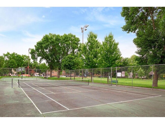 Building Photo - 3023 Dupont Ave S