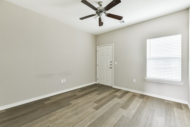 Building Photo - 4505 Bernardo De Galvez Ave