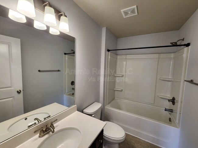 Building Photo - 5201 Pinnacle Walk