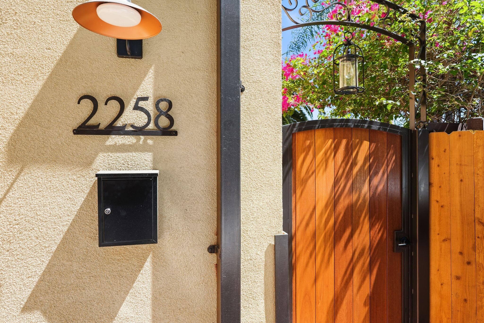 Building Photo - 2258 Helios Dr