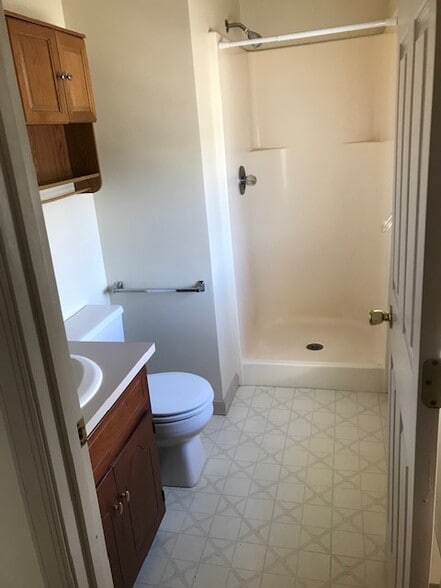 Master Bathroom - 93 Nottingham Dr