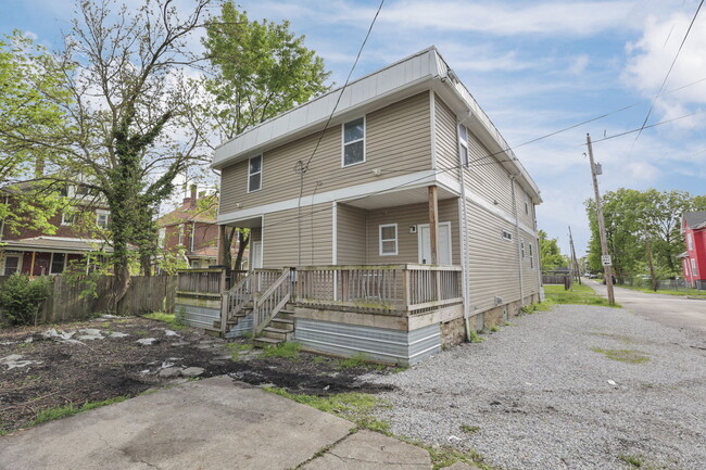 Building Photo - 288 S Souder Ave