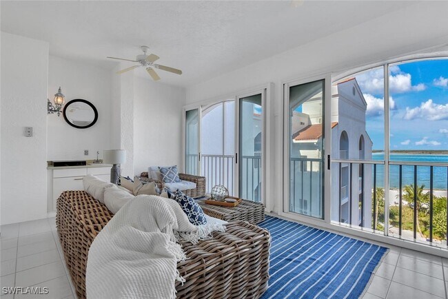 Building Photo - 2000 Royal Marco Way