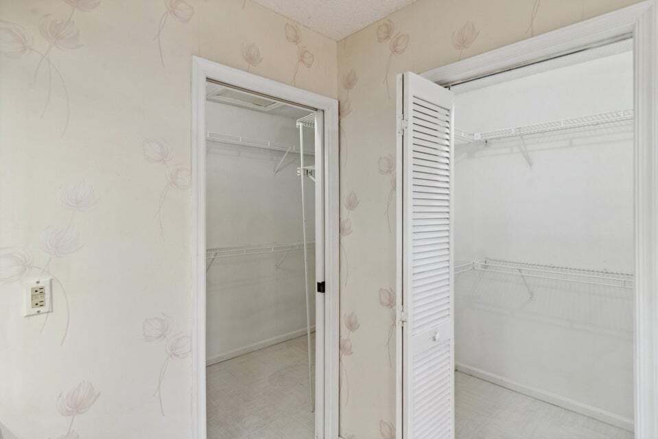 Building Photo - 7842 Villa Nova Dr