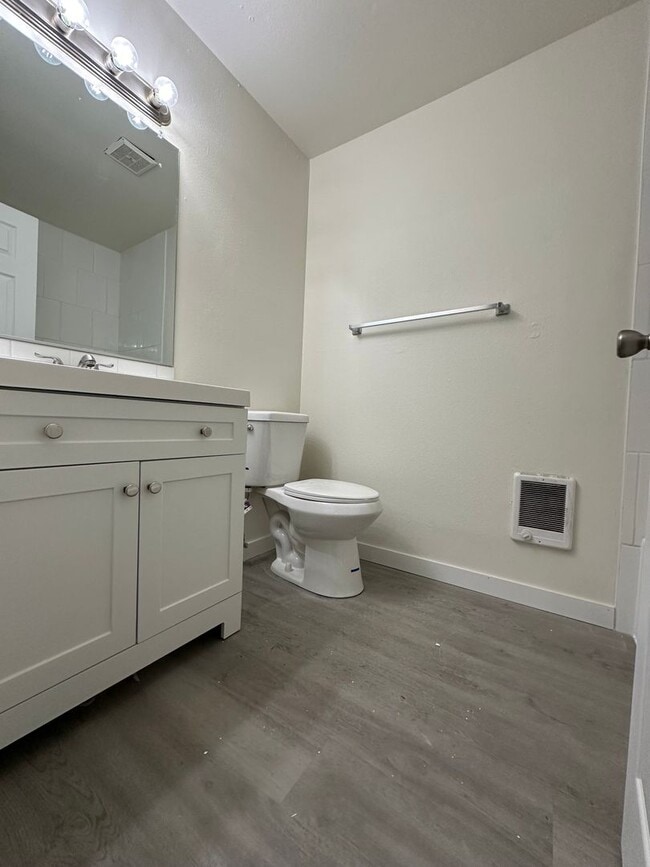 Building Photo - Lantana Apartments