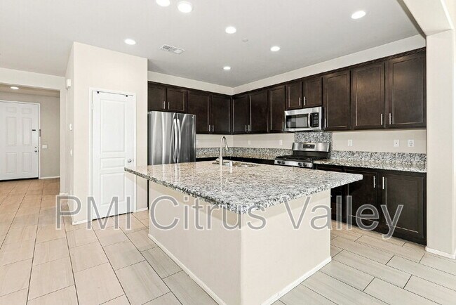Building Photo - 24613 Round Meadow Dr