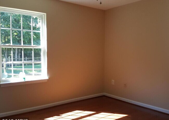 Building Photo - 5601 Skate Ct