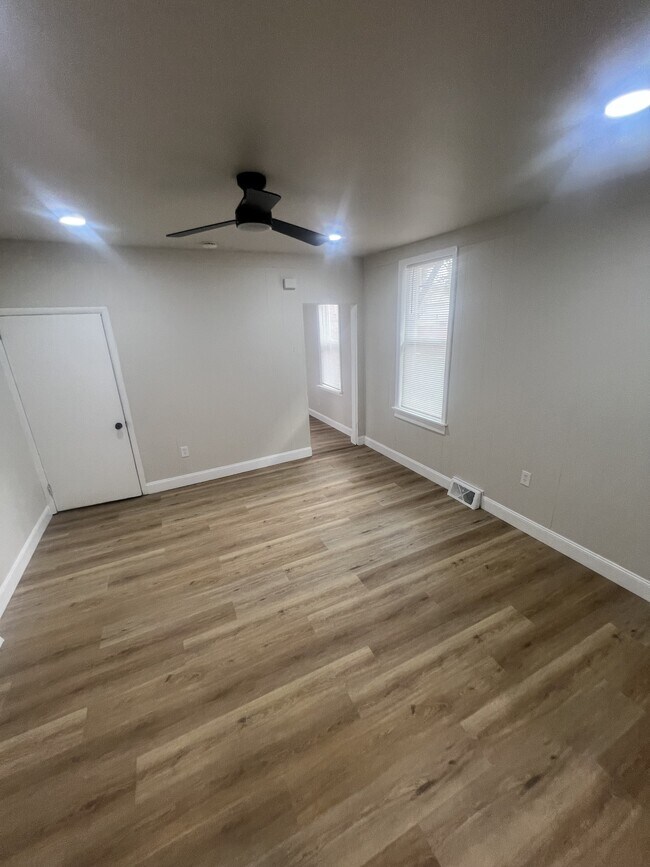 Building Photo - 15 W 29th St