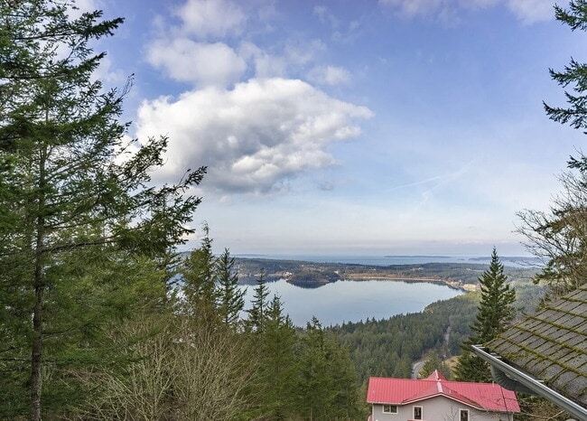 Building Photo - Private Orcas Island home with scenic views and tranquil outdoor space