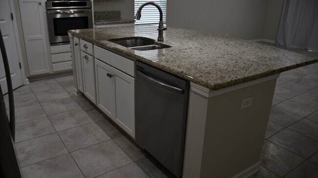 Building Photo - 97389 Harbor Concourse Cir