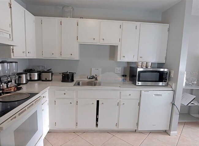 Building Photo - 5125 Picadilly Circus Ct